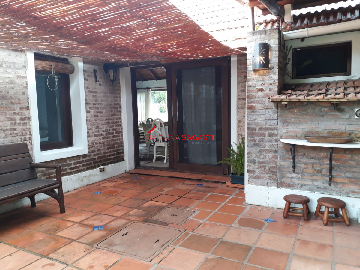 Casa ID.3863 - Alquiler y venta de casa de 3 dormitorios en Punta del Este
