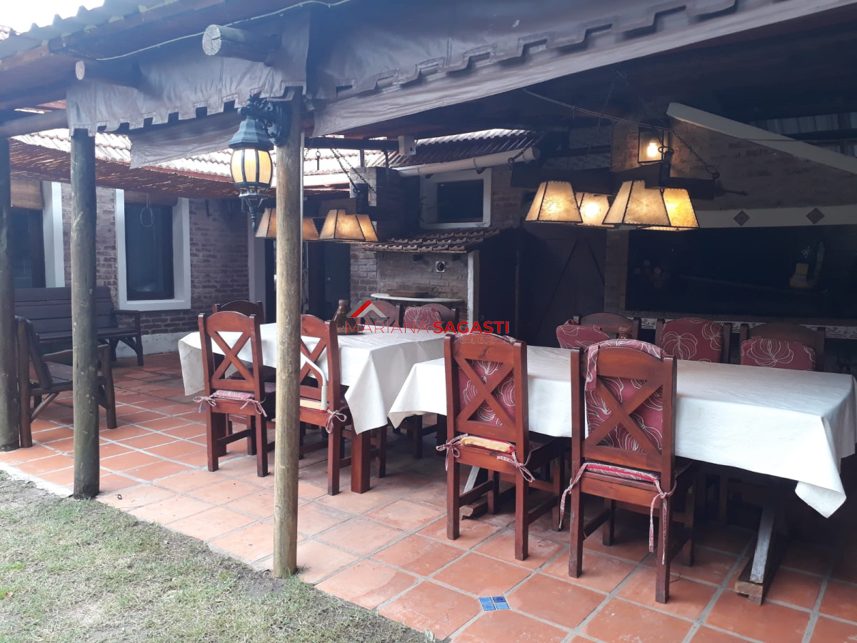 Casa ID.3863 - Alquiler y venta de casa de 3 dormitorios en Punta del Este