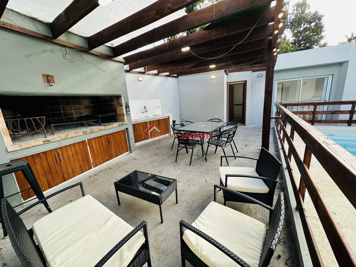 Casa ID.3859 - Casa con piscina en venta  en Punta del Este