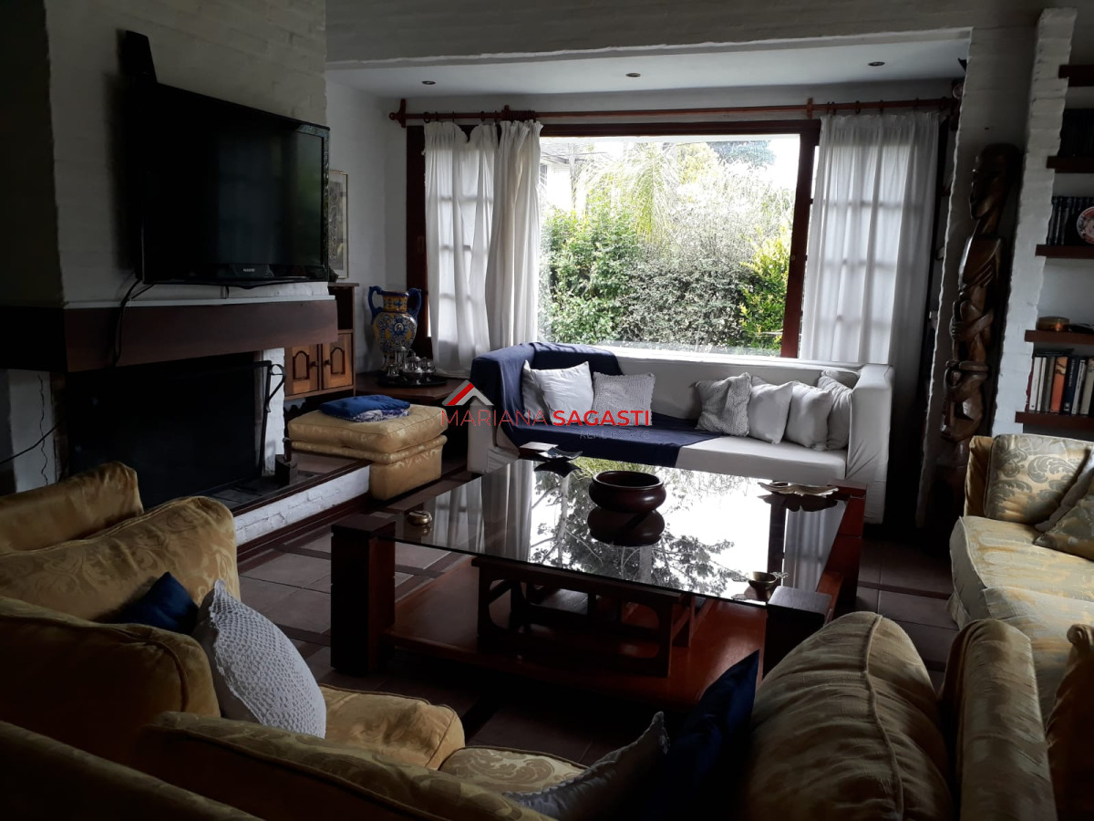 Casa ID.3863 - Alquiler y venta de casa de 3 dormitorios en Punta del Este