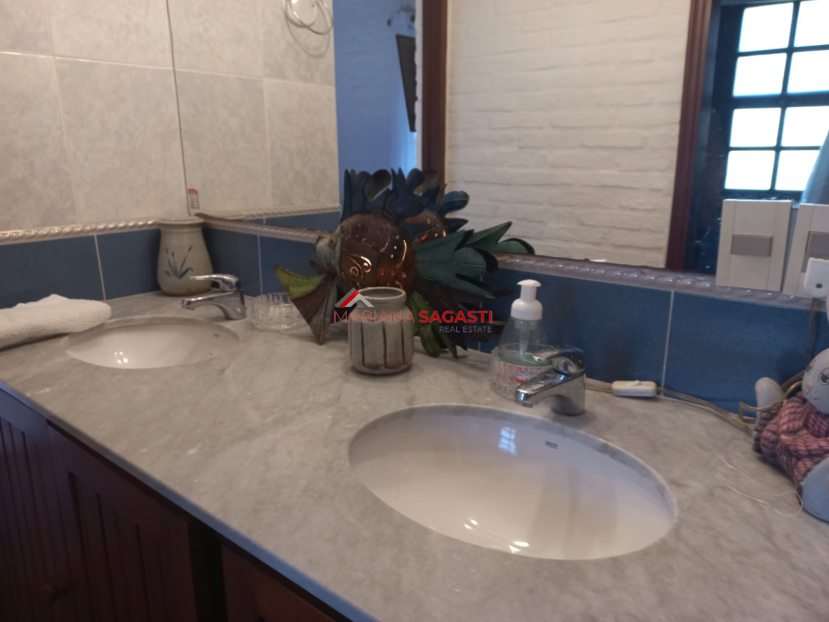 Casa ID.3863 - Alquiler y venta de casa de 3 dormitorios en Punta del Este