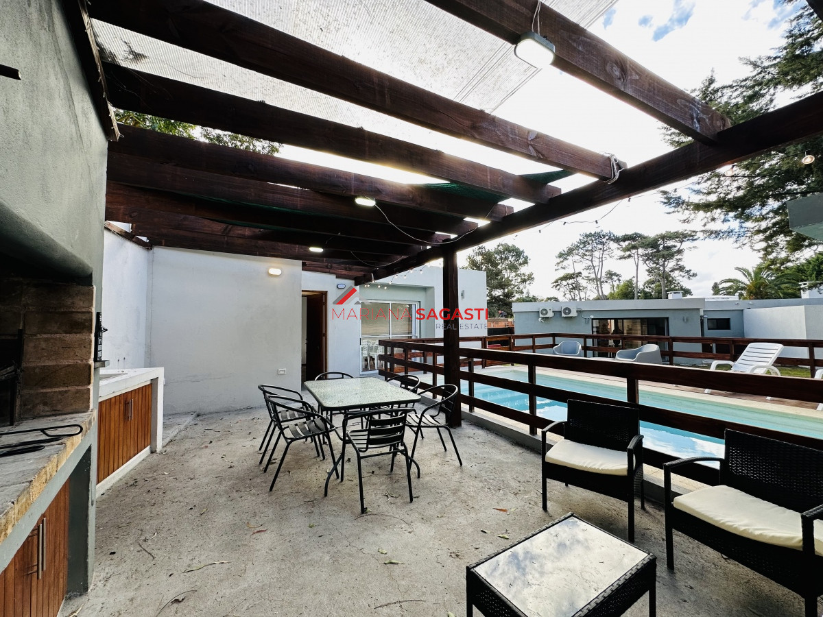 Casa ID.3859 - Casa con piscina en venta  en Punta del Este