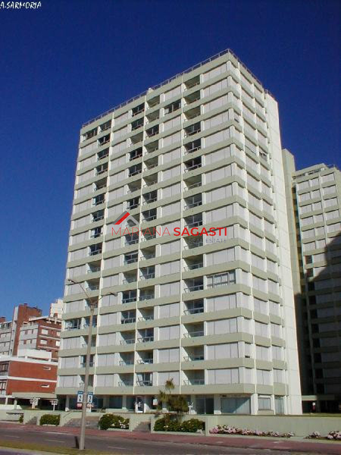 Apartamento ID.4024 - apartamento en venta y alquiler  frente a playa brava