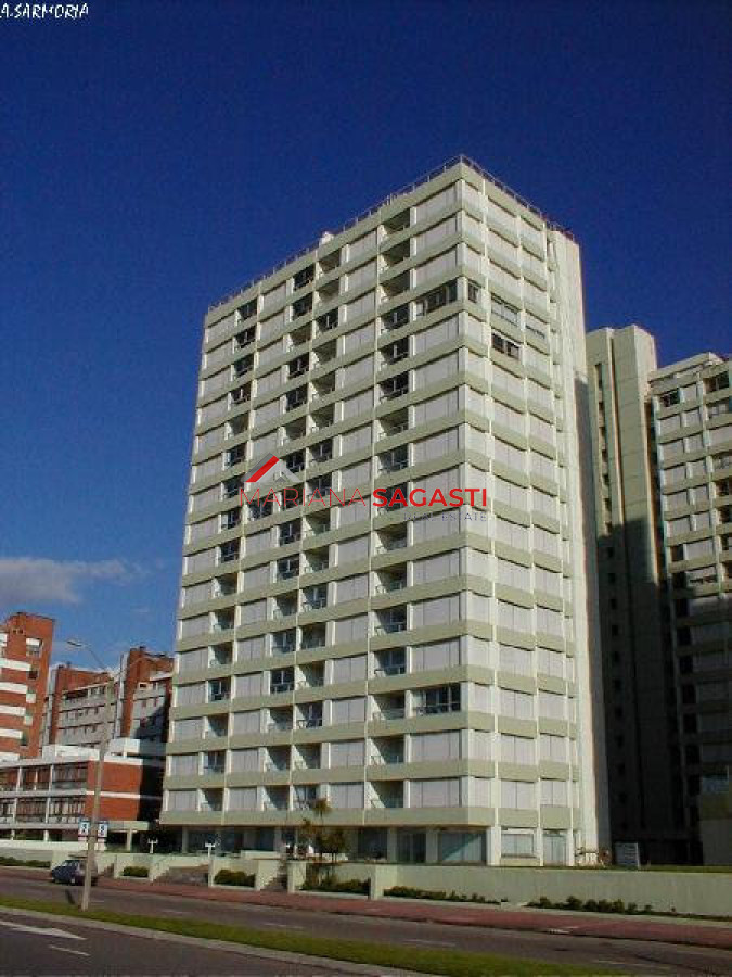 Apartamento ID.4024 - apartamento en venta y alquiler  frente a playa brava