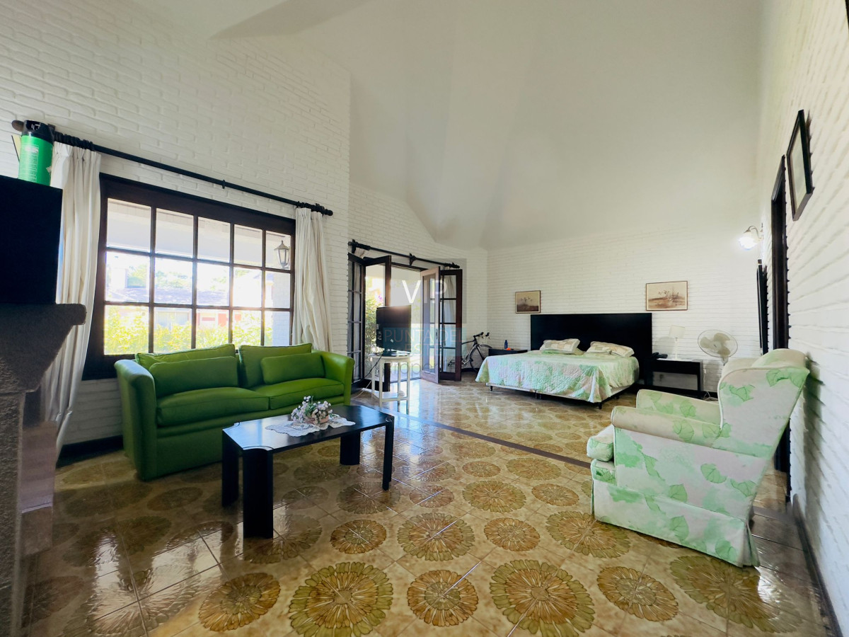Casa ID.2343 - Casa en venta de 4 dormitorios en Punta del Este
