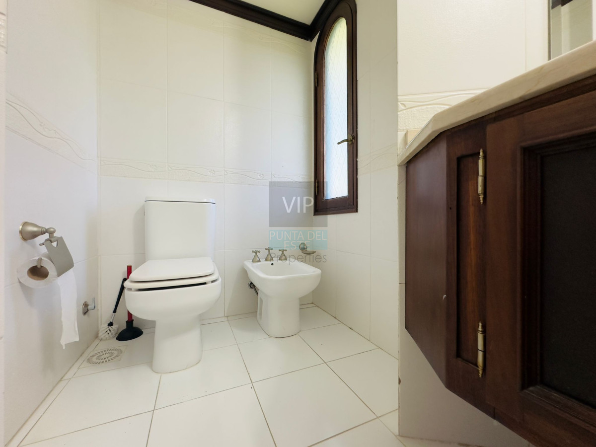 Casa ID.2343 - Casa en venta de 4 dormitorios en Punta del Este