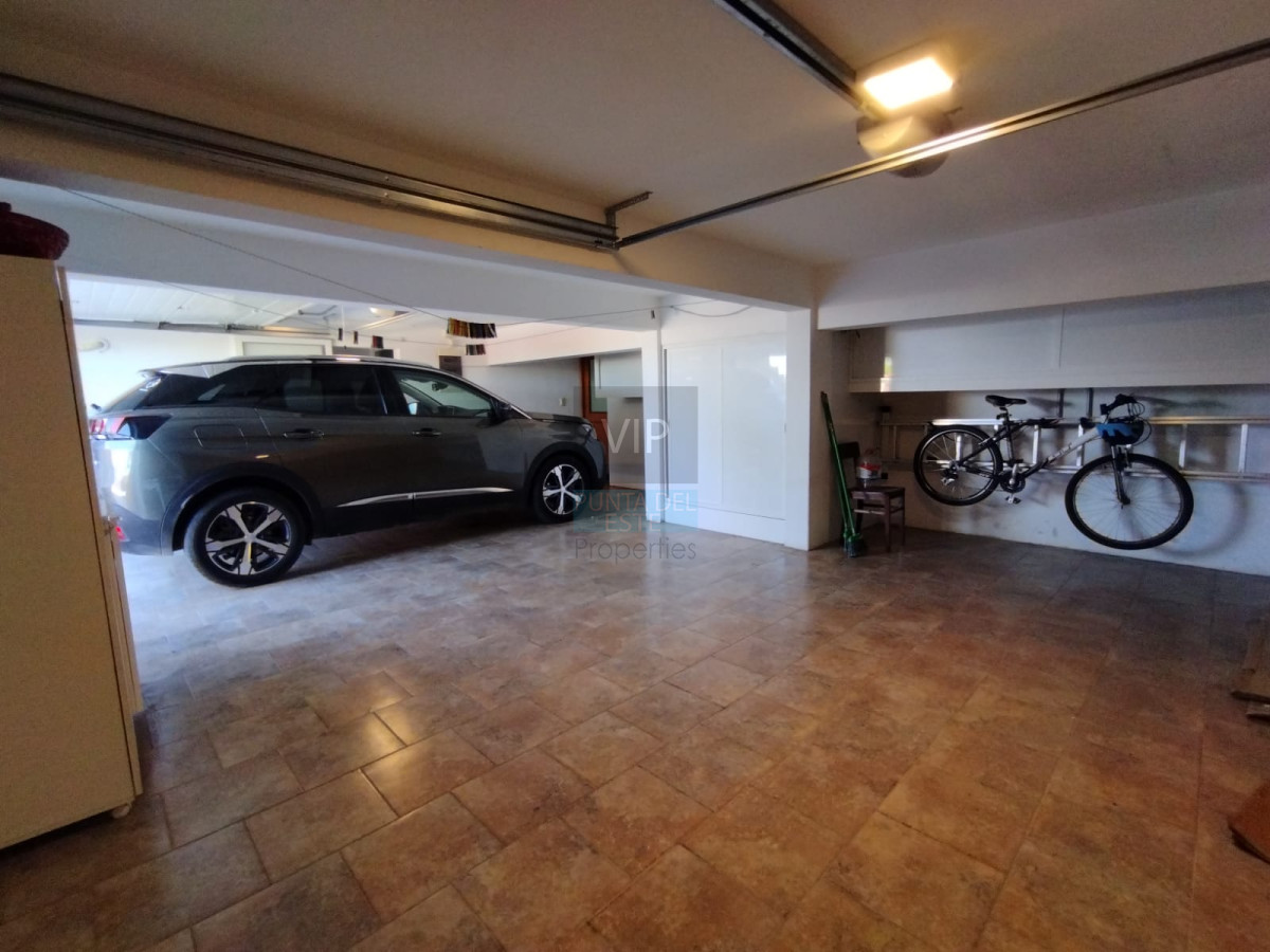 Casa ID.2344 - Venta de hermosa residencia frente al mar! 5 dormitorios 4 suites