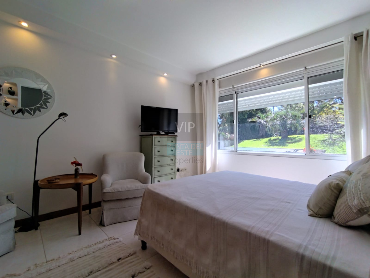 Casa ID.2344 - Venta de hermosa residencia frente al mar! 5 dormitorios 4 suites