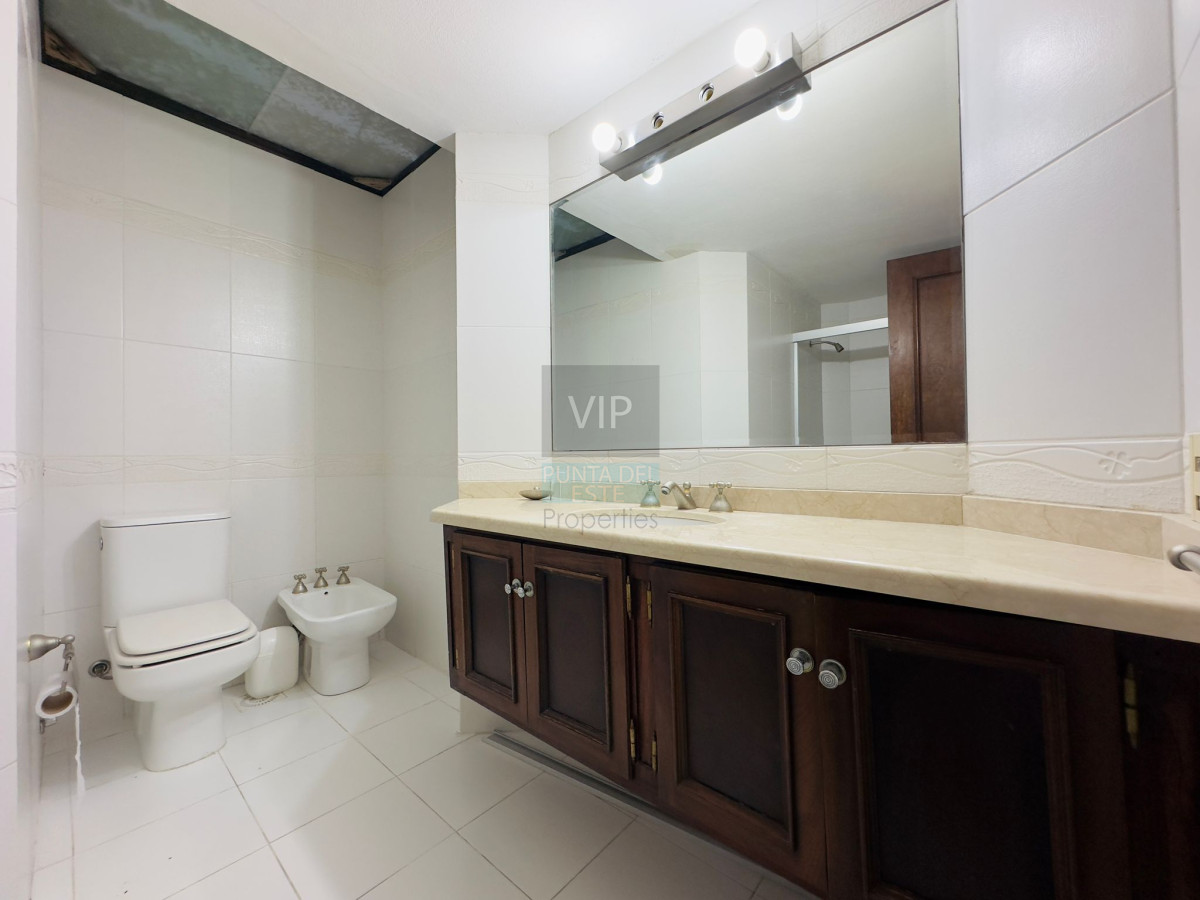 Casa ID.2343 - Casa en venta de 4 dormitorios en Punta del Este