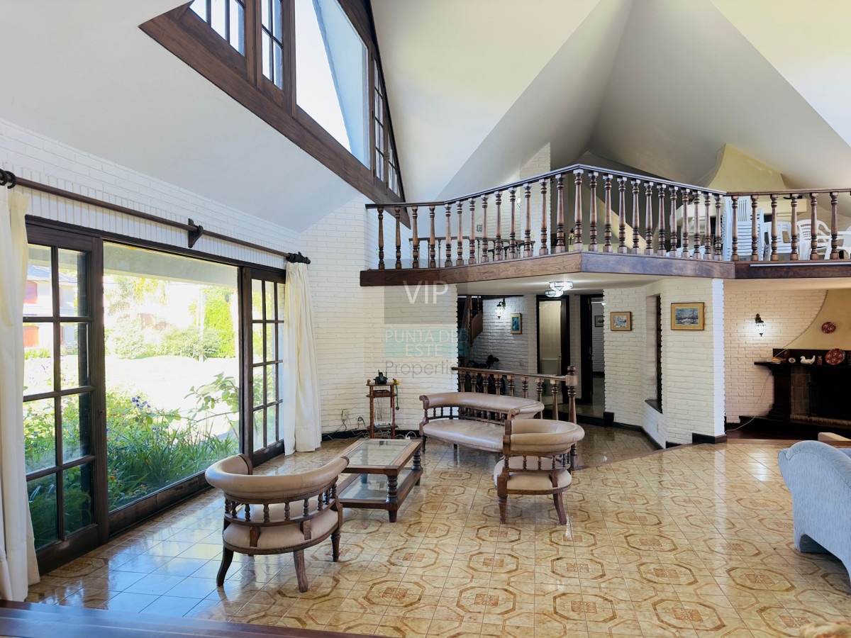 Casa ID.2343 - Casa en venta de 4 dormitorios en Punta del Este