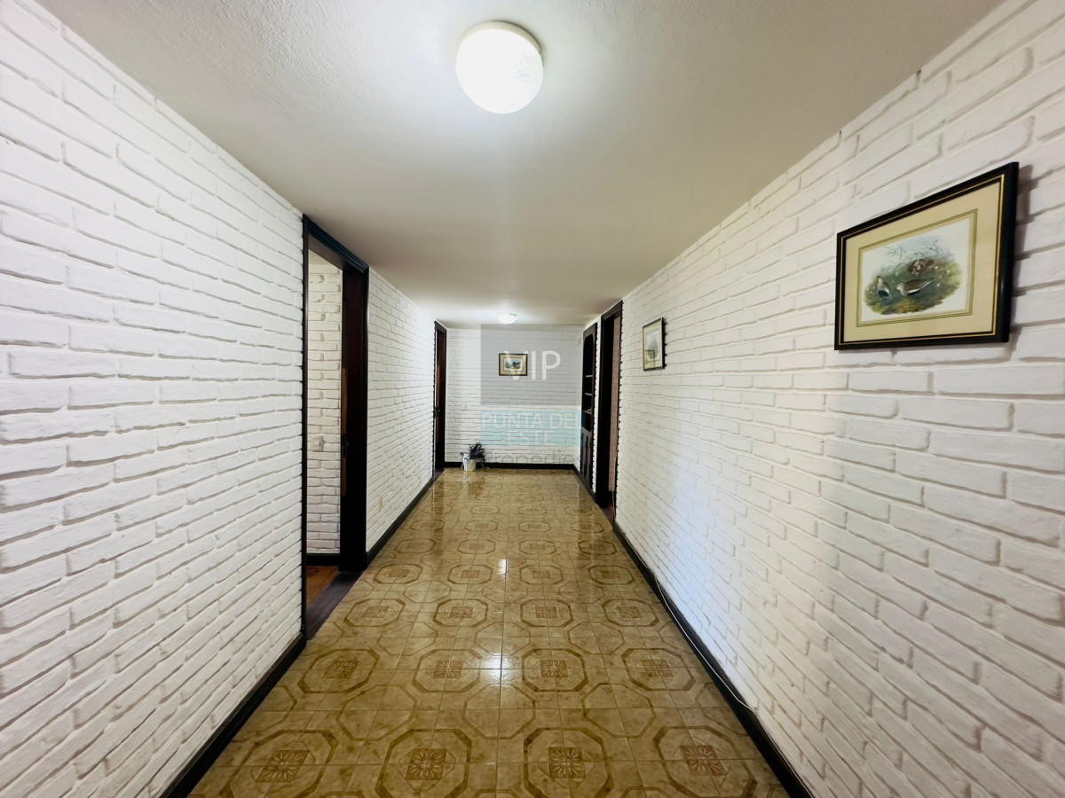 Casa ID.2343 - Casa en venta de 4 dormitorios en Punta del Este