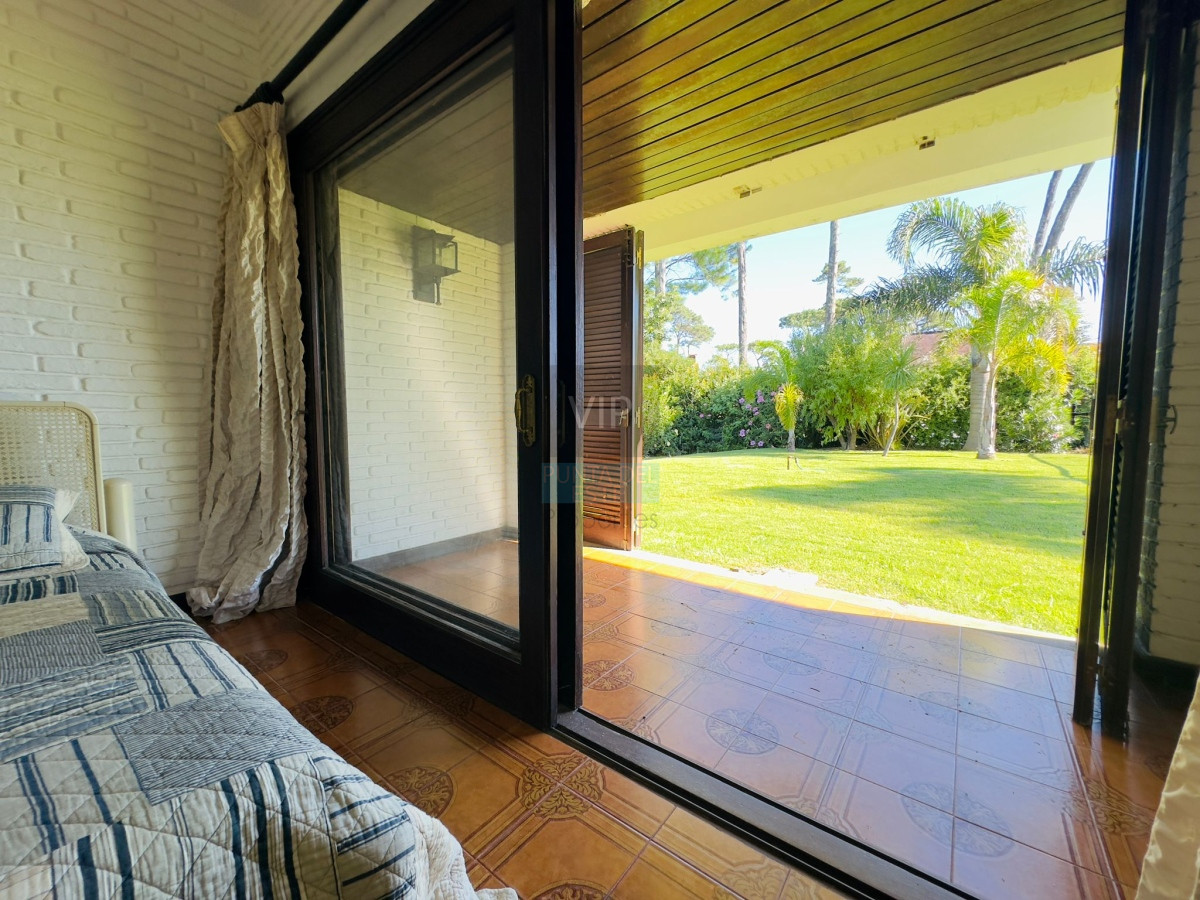 Casa ID.2343 - Casa en venta de 4 dormitorios en Punta del Este