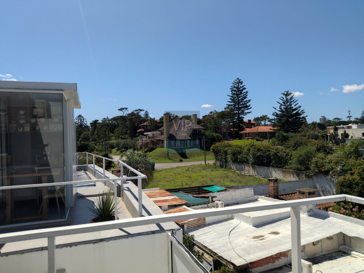 Casa ID.2344 - Venta de hermosa residencia frente al mar! 5 dormitorios 4 suites