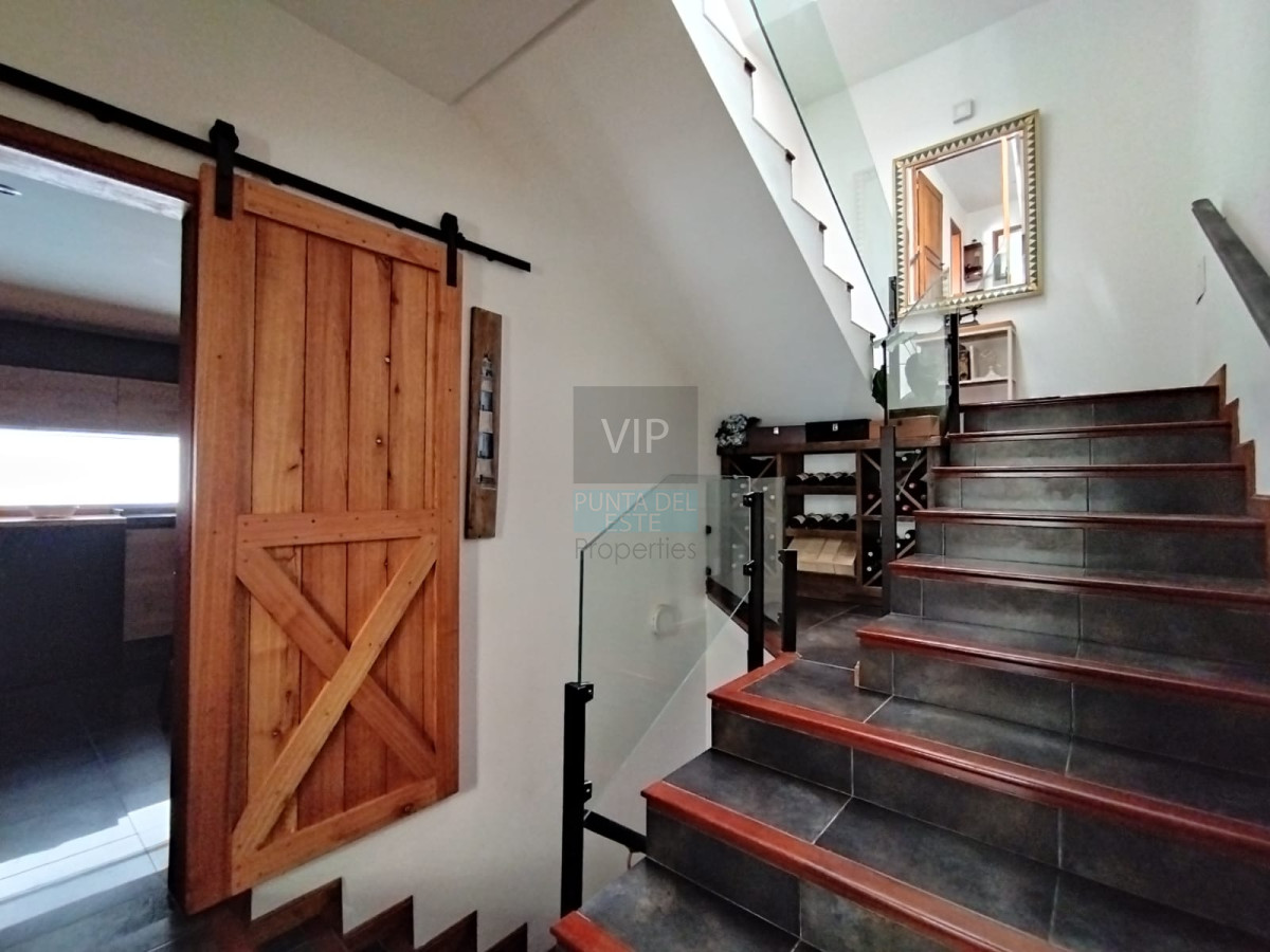 Casa ID.2344 - Venta de hermosa residencia frente al mar! 5 dormitorios 4 suites