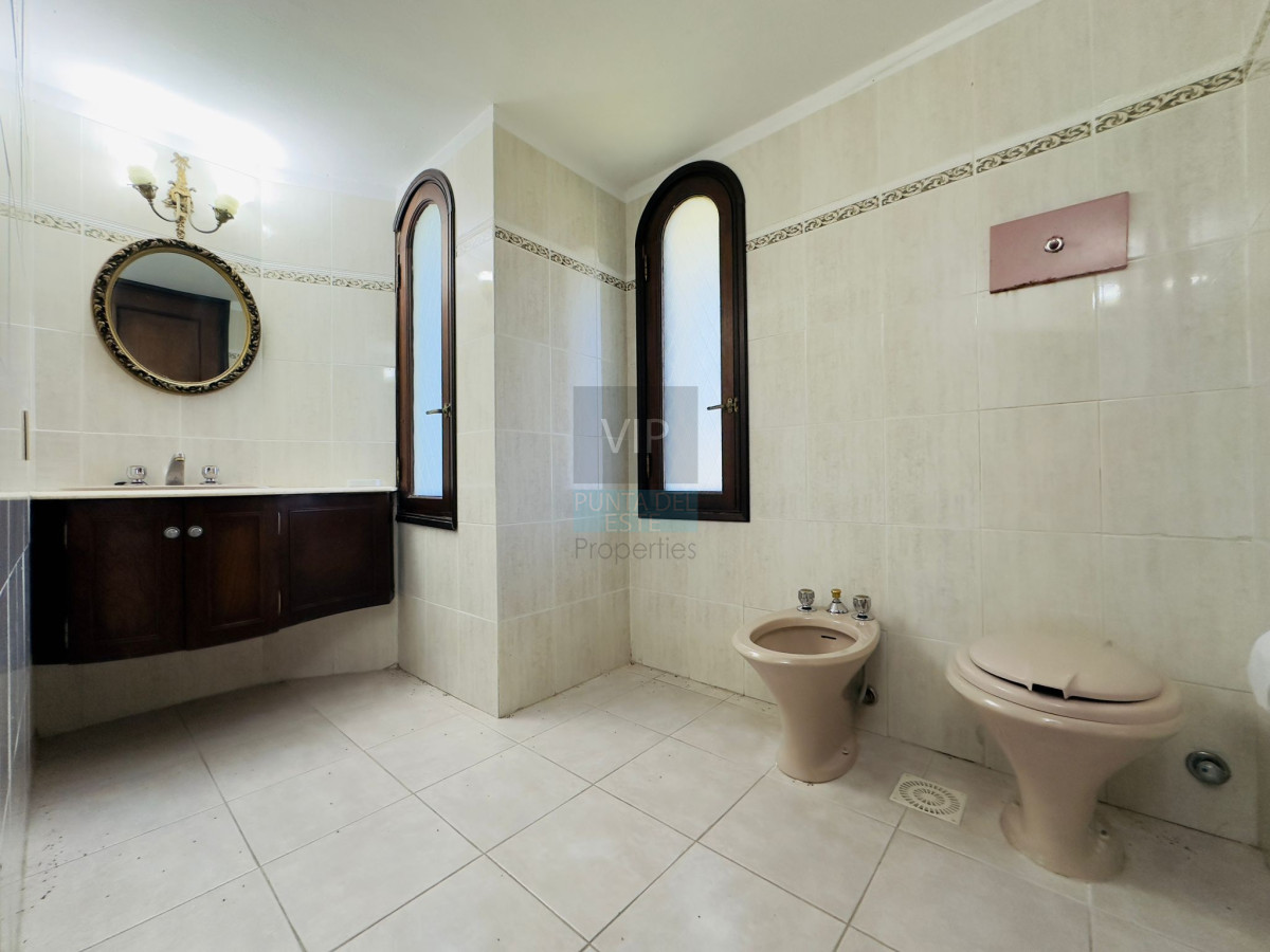 Casa ID.2343 - Casa en venta de 4 dormitorios en Punta del Este