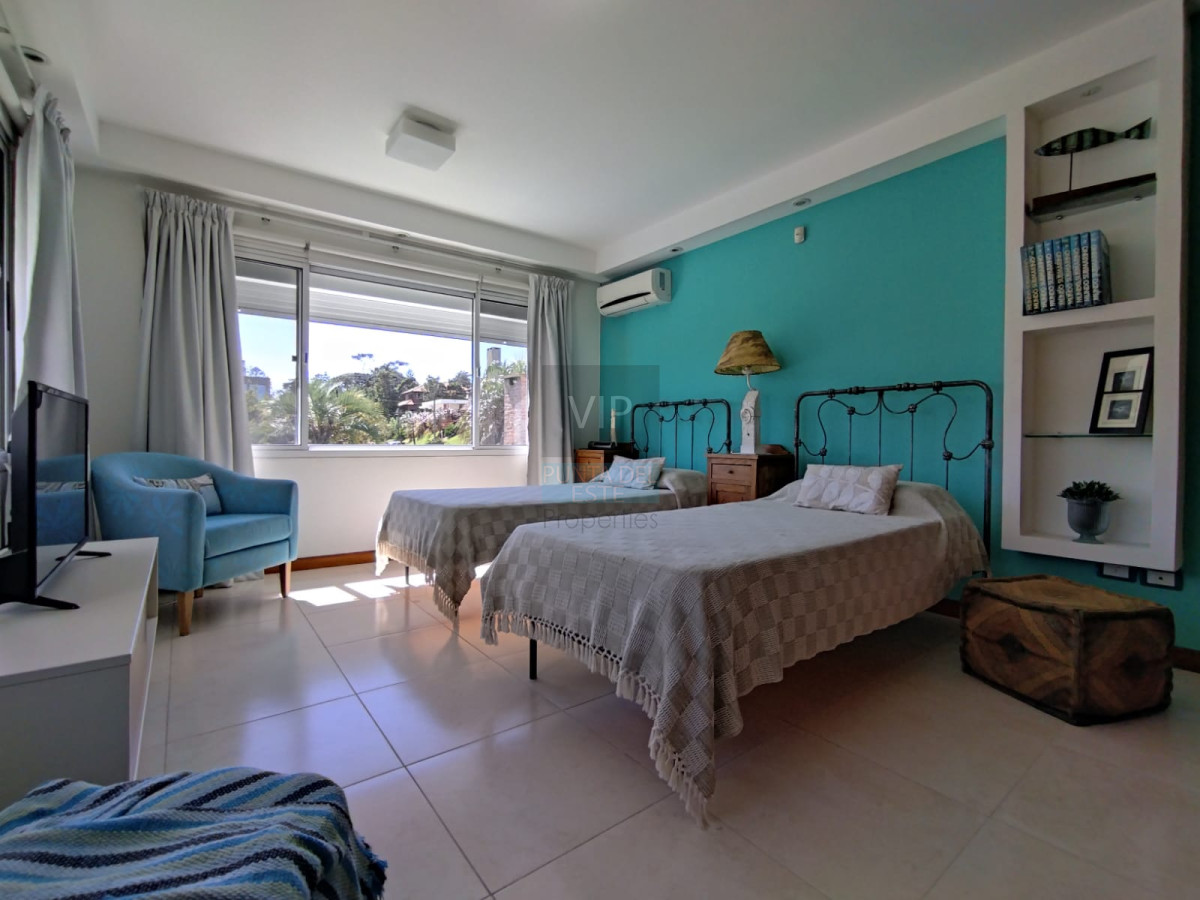 Casa ID.2344 - Venta de hermosa residencia frente al mar! 5 dormitorios 4 suites