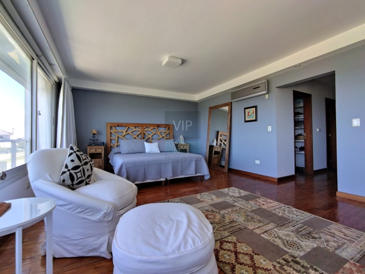Casa ID.2344 - Venta de hermosa residencia frente al mar! 5 dormitorios 4 suites