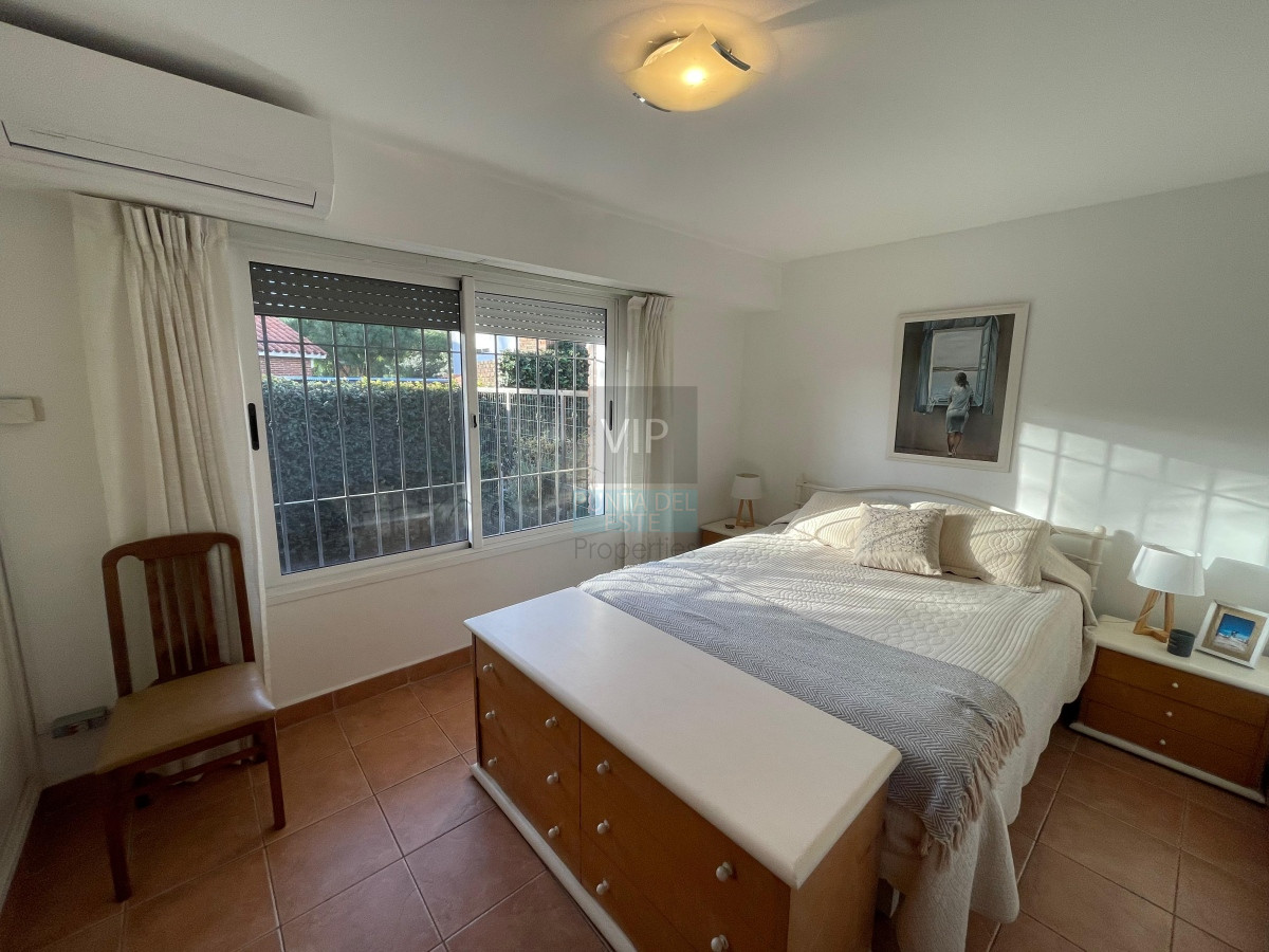 Casa ID.2085 -  Casa en venta, 4 dormitorios  en Punta del Este, playa mansa