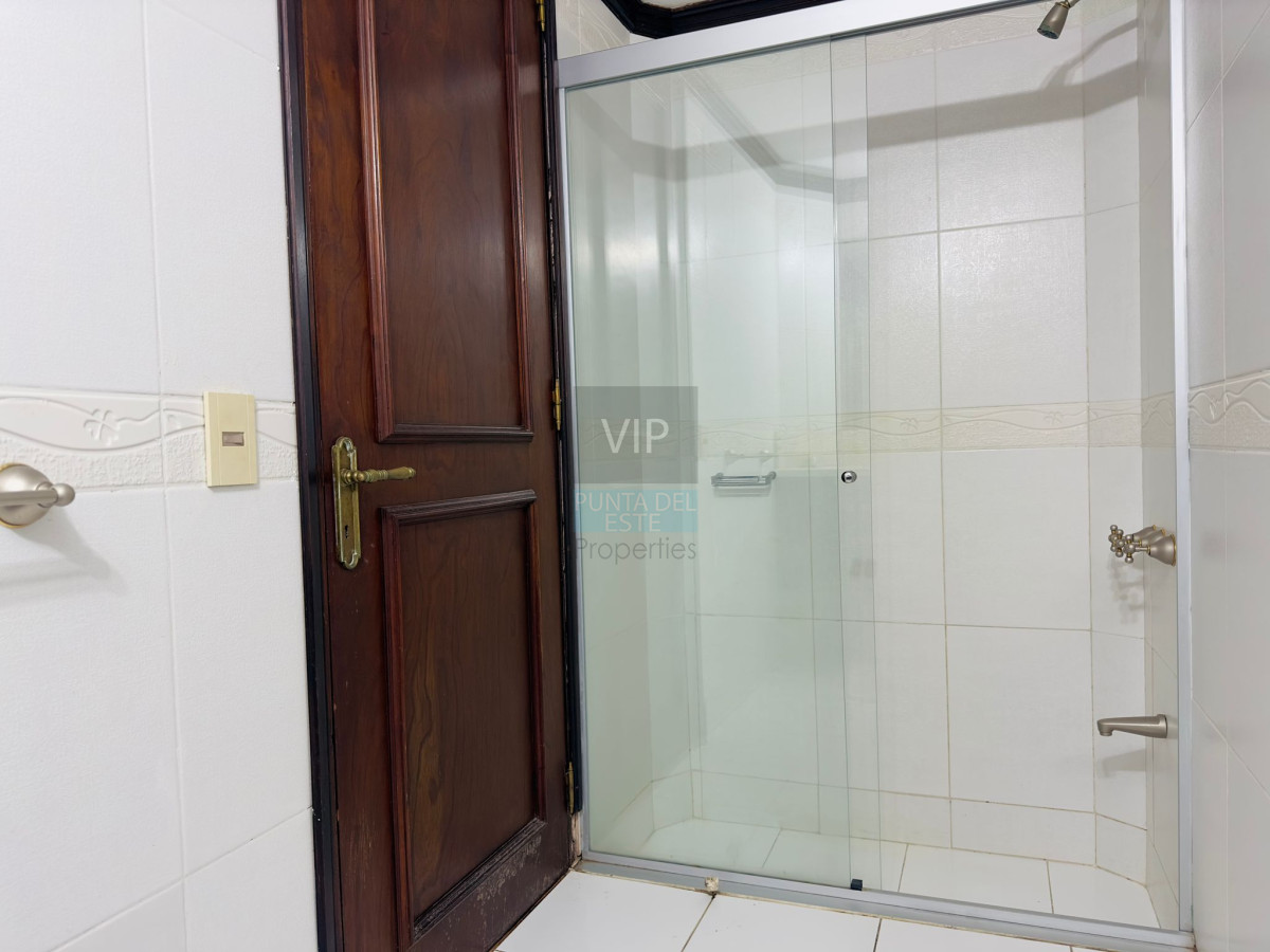 Casa ID.2343 - Casa en venta de 4 dormitorios en Punta del Este