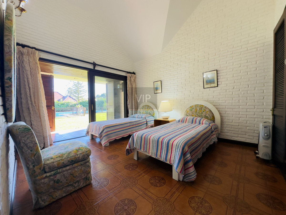 Casa ID.2343 - Casa en venta de 4 dormitorios en Punta del Este