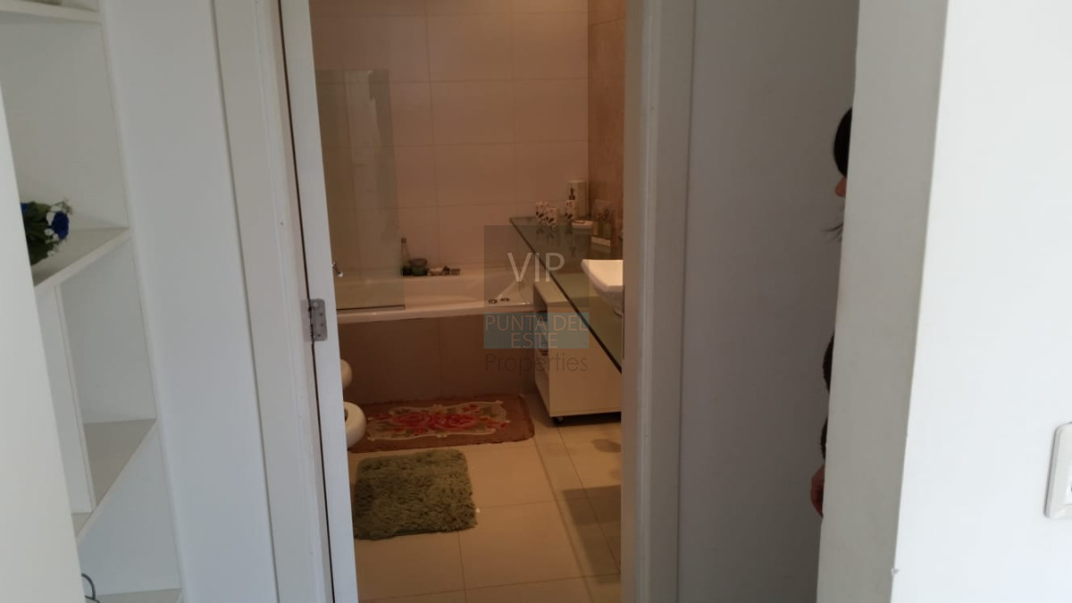 Casa ID.2084 -  Casa de 6 drm en venta. Con renta de USD 3000 en Punta del Este