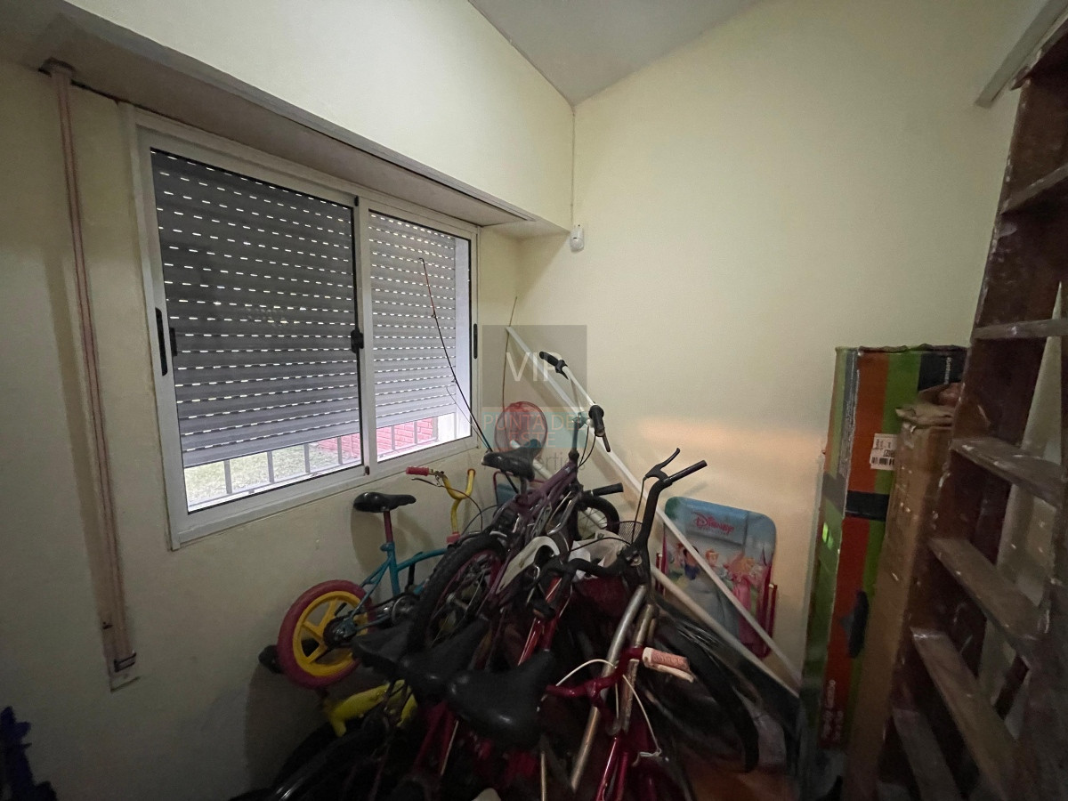 Casa ID.2085 -  Casa en venta, 4 dormitorios  en Punta del Este, playa mansa