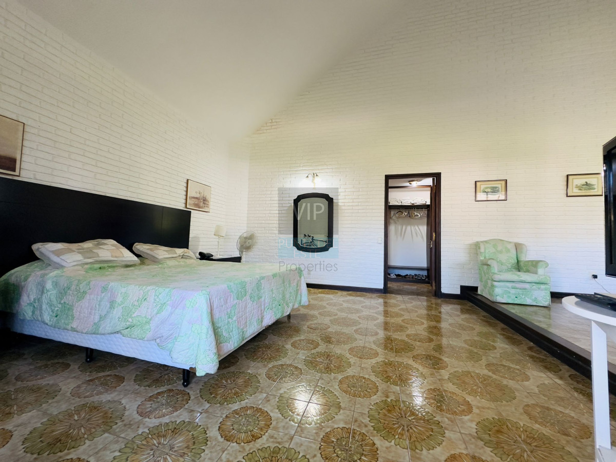 Casa ID.2343 - Casa en venta de 4 dormitorios en Punta del Este