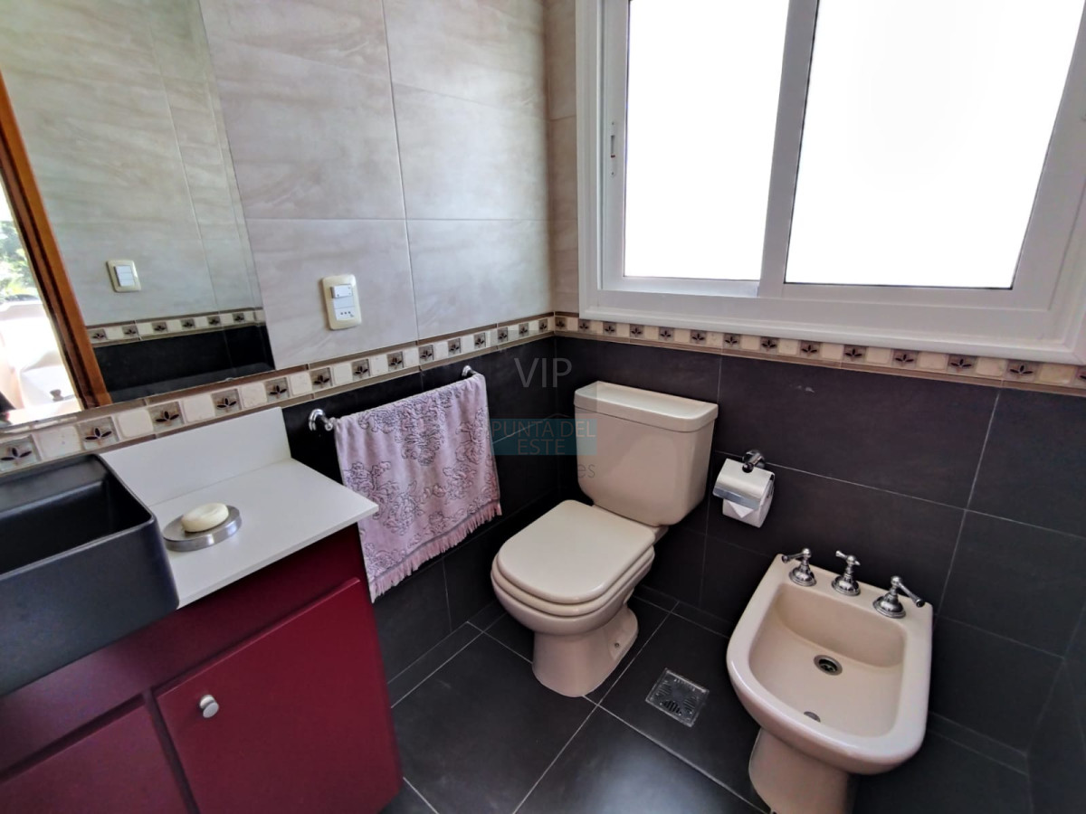 Casa ID.2344 - Venta de hermosa residencia frente al mar! 5 dormitorios 4 suites