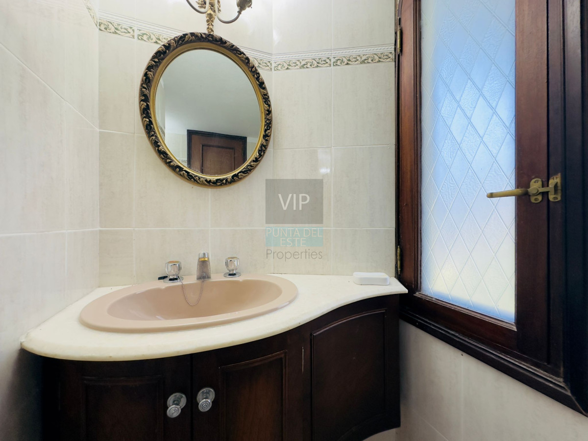 Casa ID.2343 - Casa en venta de 4 dormitorios en Punta del Este