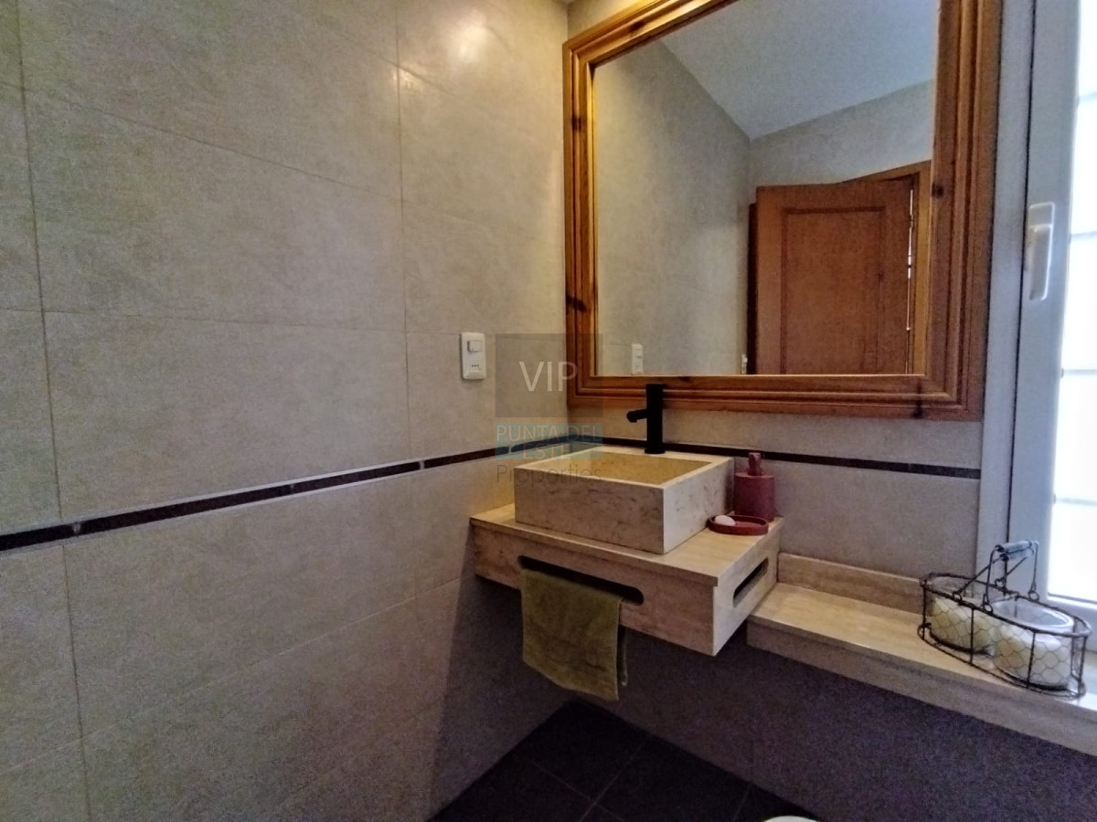 Casa ID.2344 - Venta de hermosa residencia frente al mar! 5 dormitorios 4 suites