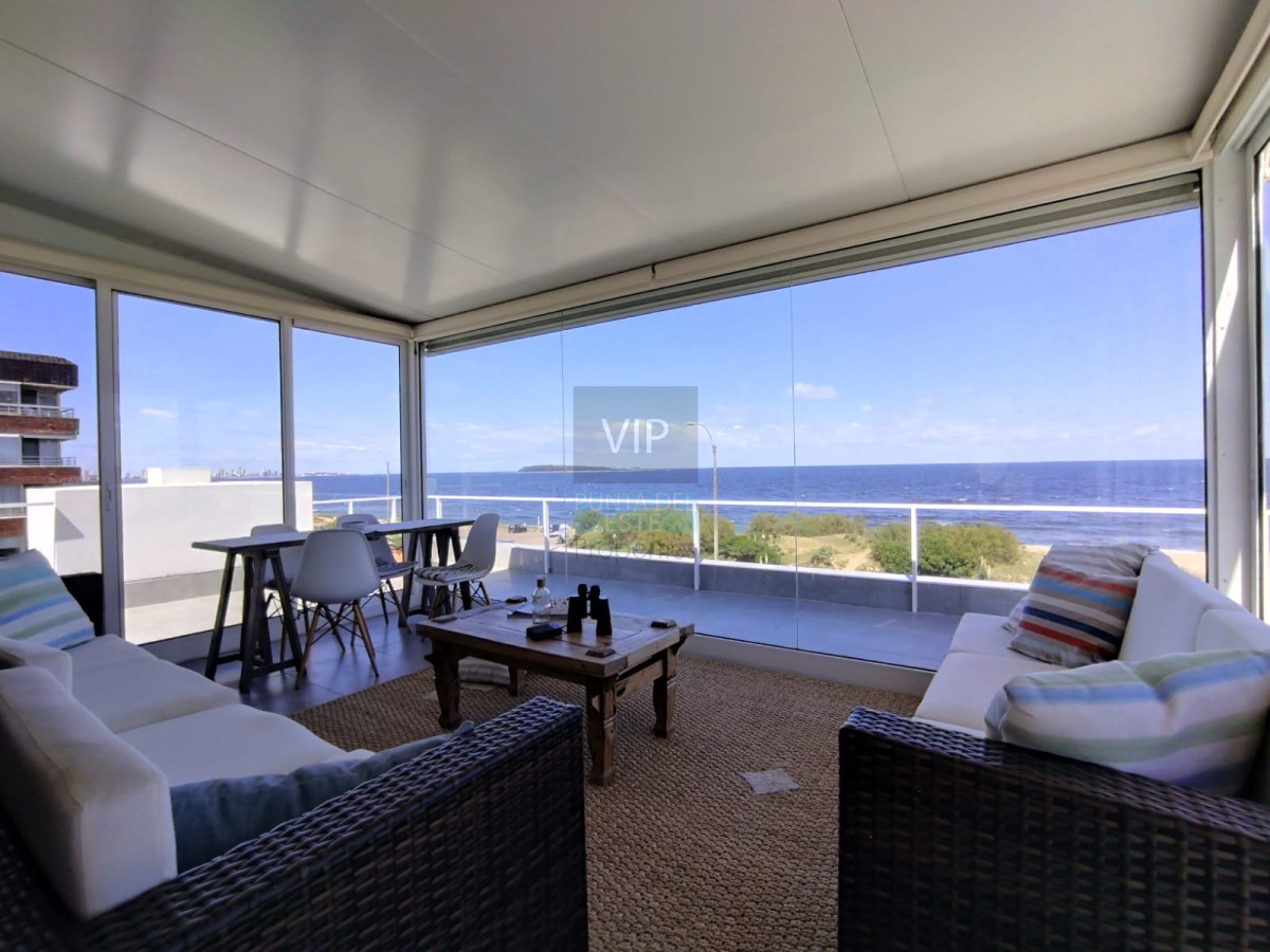 Casa ID.2344 - Venta de hermosa residencia frente al mar! 5 dormitorios 4 suites