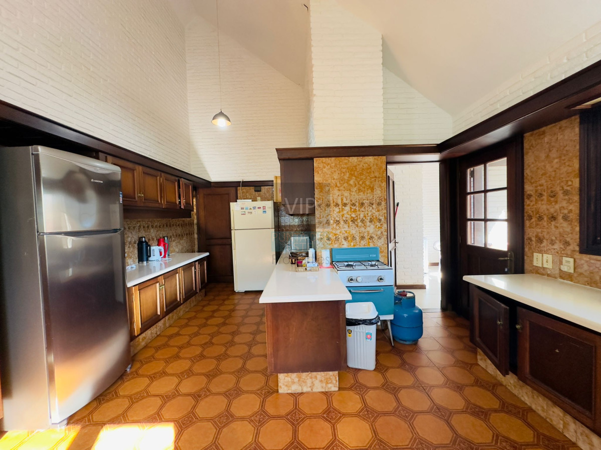 Casa ID.2343 - Casa en venta de 4 dormitorios en Punta del Este