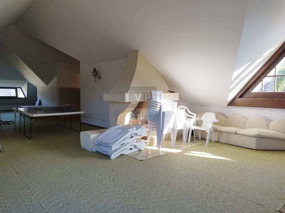 Casa ID.2343 - Casa en venta de 4 dormitorios en Punta del Este
