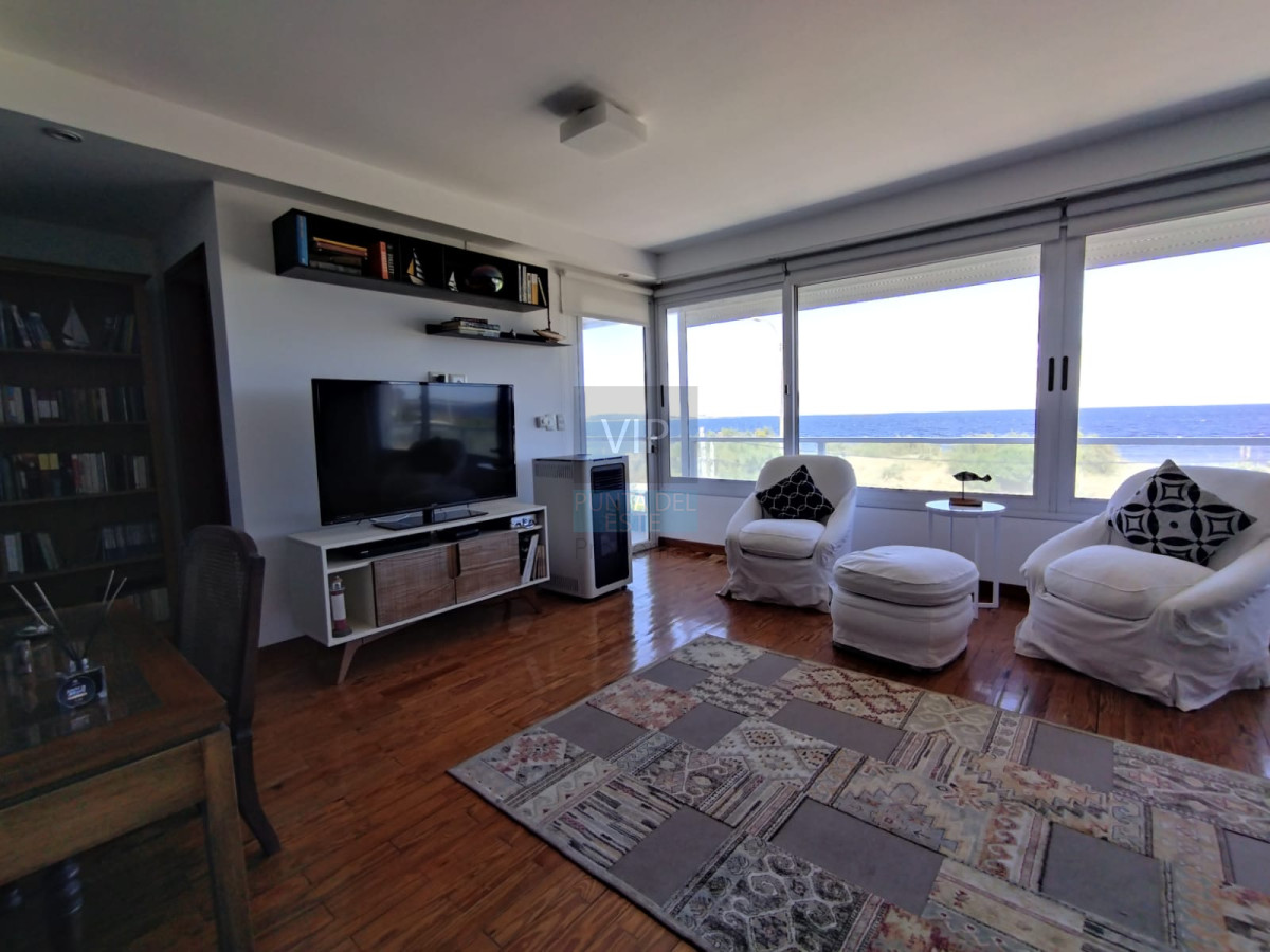 Casa ID.2344 - Venta de hermosa residencia frente al mar! 5 dormitorios 4 suites