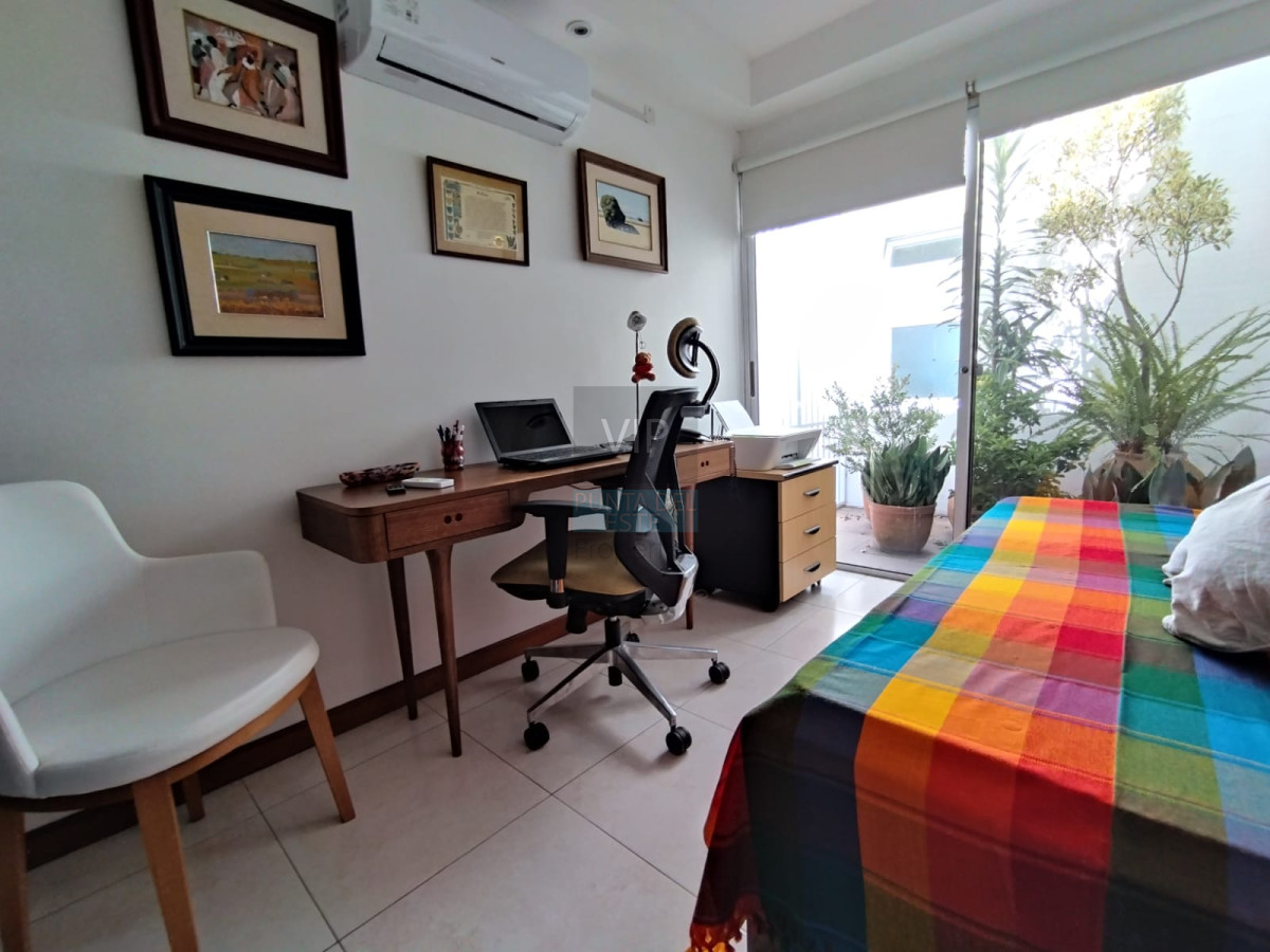 Casa ID.2344 - Venta de hermosa residencia frente al mar! 5 dormitorios 4 suites