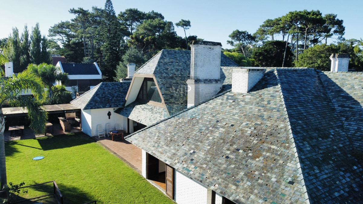 Casa ID.2343 - Casa en venta de 4 dormitorios en Punta del Este