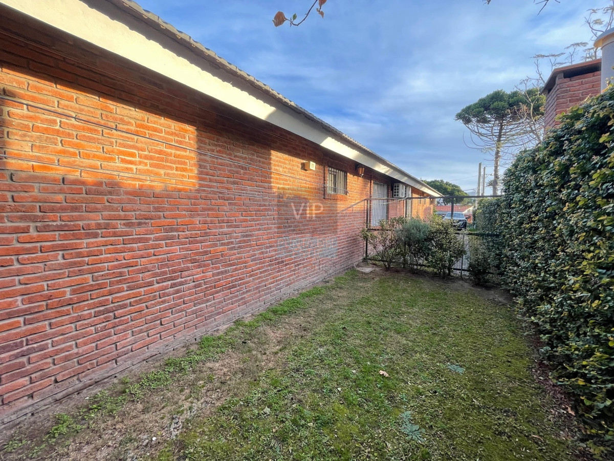 Casa ID.2085 -  Casa en venta, 4 dormitorios  en Punta del Este, playa mansa