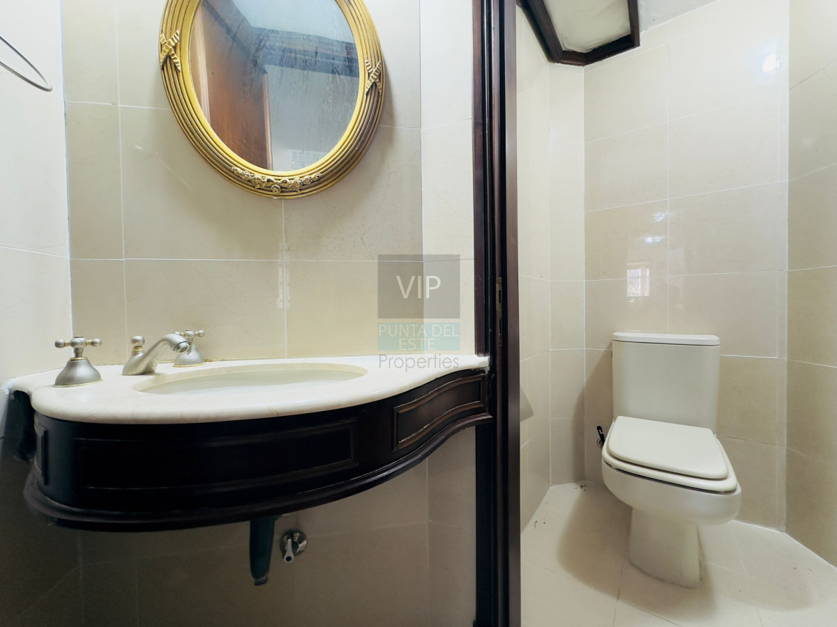 Casa ID.2343 - Casa en venta de 4 dormitorios en Punta del Este