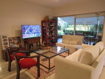 Apartamento en Mansa, 3 dormitorios y parrillero