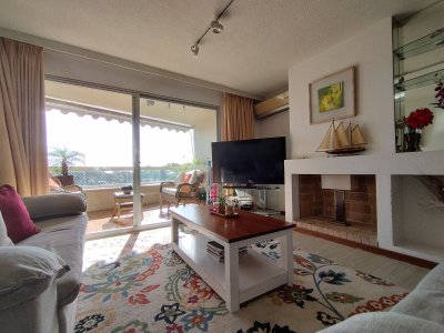 Apartamento de 3 dormitorios más dependencia en Roosevelt
