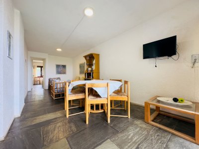 Apartamento en venta, 2 dormitorios, primera linea de la brava.
