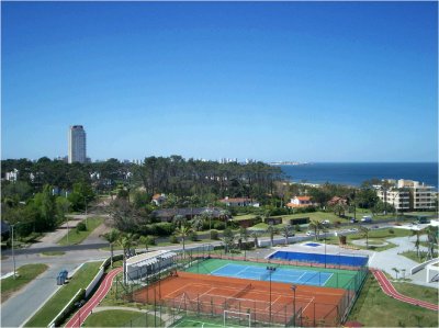 Venta de apartamento de tres dormitorios en Punta del Este