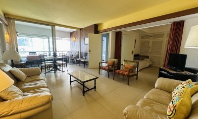 Venta de apartamento de dos dormitorios en Punta del Este