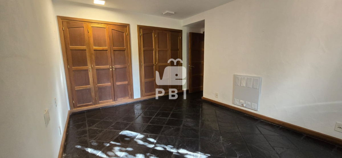 VmVudGEgYXBydGFtZW50byBlbiBQdW50YSBCYWxsZW5hLCBlc3BlY3RhY3VsYXIgdmlzdGEgY29uIFBhcnJpbGxlcm8gcHJvcGlvIC0gTUFSSU5BIERFTCBFU1RFIC0gUmVmIDogUEJJMTU0MDc=