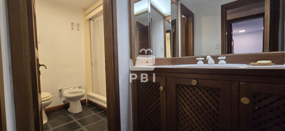 VmVudGEgYXBydGFtZW50byBlbiBQdW50YSBCYWxsZW5hLCBlc3BlY3RhY3VsYXIgdmlzdGEgY29uIFBhcnJpbGxlcm8gcHJvcGlvIC0gTUFSSU5BIERFTCBFU1RFIC0gUmVmIDogUEJJMTU0MDc=