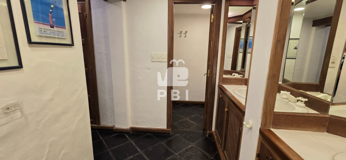 VmVudGEgYXBydGFtZW50byBlbiBQdW50YSBCYWxsZW5hLCBlc3BlY3RhY3VsYXIgdmlzdGEgY29uIFBhcnJpbGxlcm8gcHJvcGlvIC0gTUFSSU5BIERFTCBFU1RFIC0gUmVmIDogUEJJMTU0MDc=