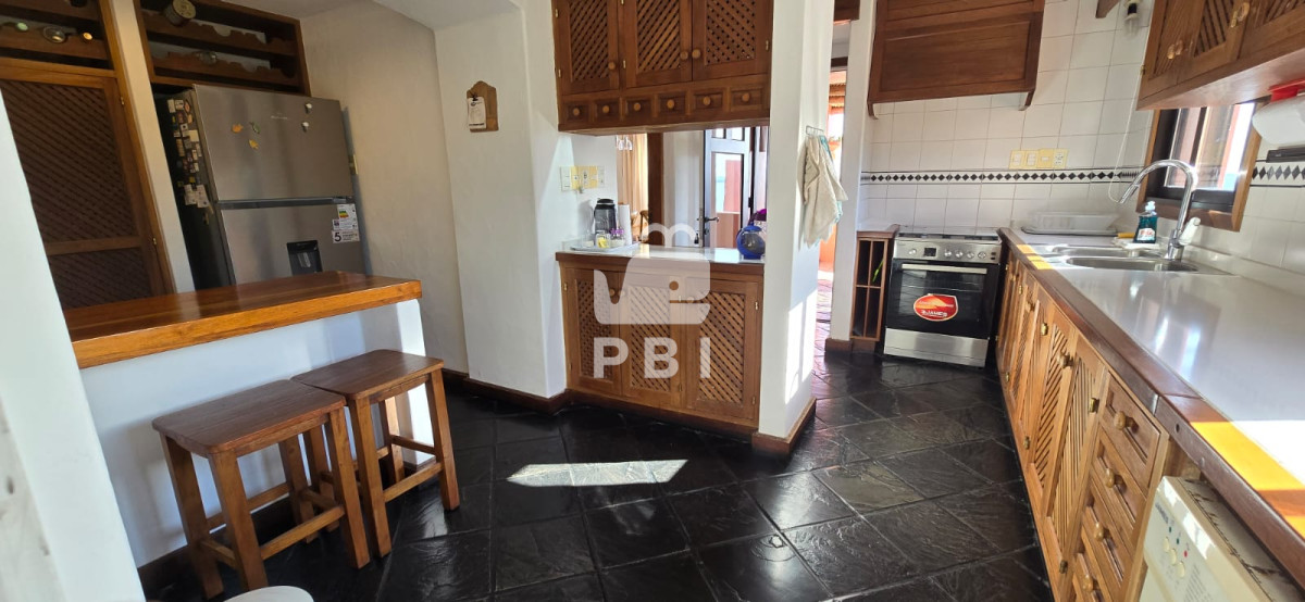 VmVudGEgYXBydGFtZW50byBlbiBQdW50YSBCYWxsZW5hLCBlc3BlY3RhY3VsYXIgdmlzdGEgY29uIFBhcnJpbGxlcm8gcHJvcGlvIC0gTUFSSU5BIERFTCBFU1RFIC0gUmVmIDogUEJJMTU0MDc=