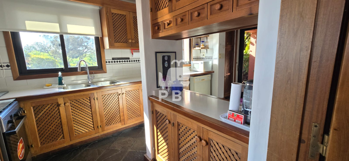 VmVudGEgYXBydGFtZW50byBlbiBQdW50YSBCYWxsZW5hLCBlc3BlY3RhY3VsYXIgdmlzdGEgY29uIFBhcnJpbGxlcm8gcHJvcGlvIC0gTUFSSU5BIERFTCBFU1RFIC0gUmVmIDogUEJJMTU0MDc=