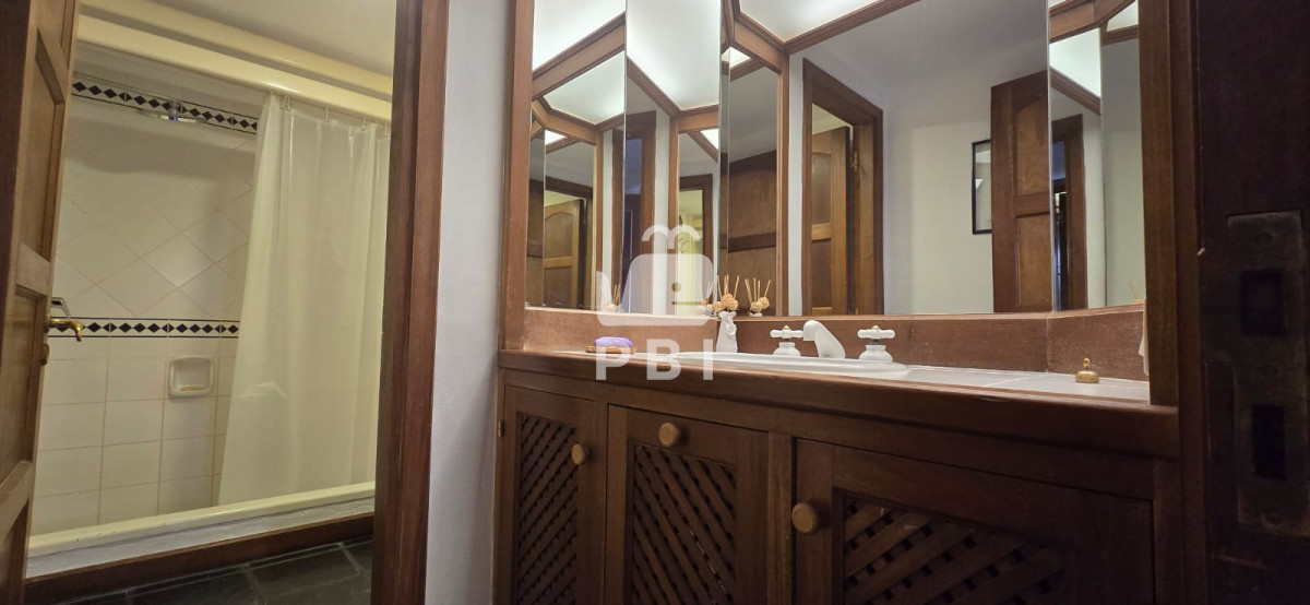 VmVudGEgYXBydGFtZW50byBlbiBQdW50YSBCYWxsZW5hLCBlc3BlY3RhY3VsYXIgdmlzdGEgY29uIFBhcnJpbGxlcm8gcHJvcGlvIC0gTUFSSU5BIERFTCBFU1RFIC0gUmVmIDogUEJJMTU0MDc=