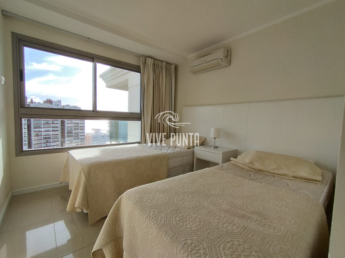 Apartamento ID.1037 -  Apartamento en venta en playa brava de Punta del Este